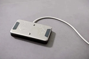 holzpraxisliege-lady mary-foot pedal