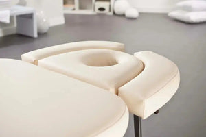 holzpraxisliege-lady mary-gebeicht-headrest-front