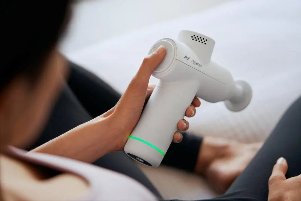 Hyperice Hypervolt Go 2 Vibrationsmassagetool, Anwendung nach Yoga