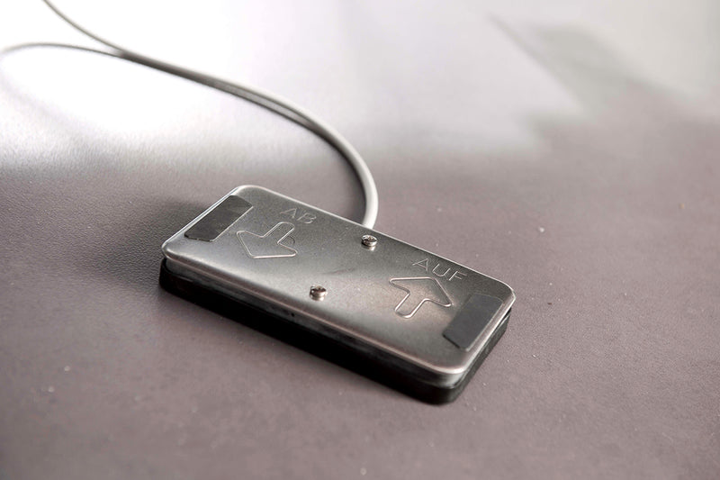 Falkner Sir Henry Massageliege aus Holz, Fußpedal