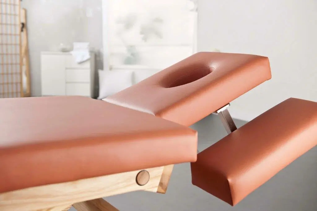 Falkner Sir Henry Massageliege aus Holz, Oberfläche Natur, Fußteil