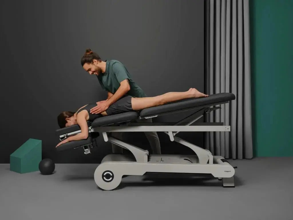 Naggura NRUN 5 Evo, elektrische Therapieliege, Trendelenburg Stellung mit Twinlift